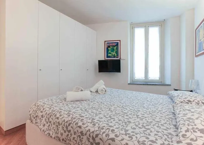 Brera Area Lovely Close To Piazza Duomo Milaan